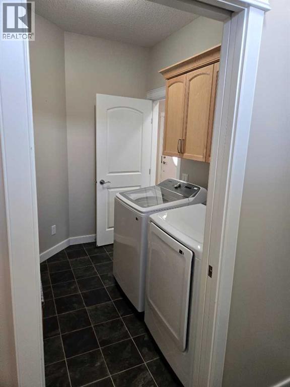 601 3 Street Property Photo 8