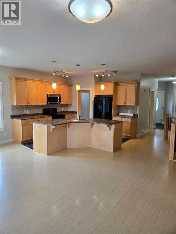 601 3 Street Property Photo 12