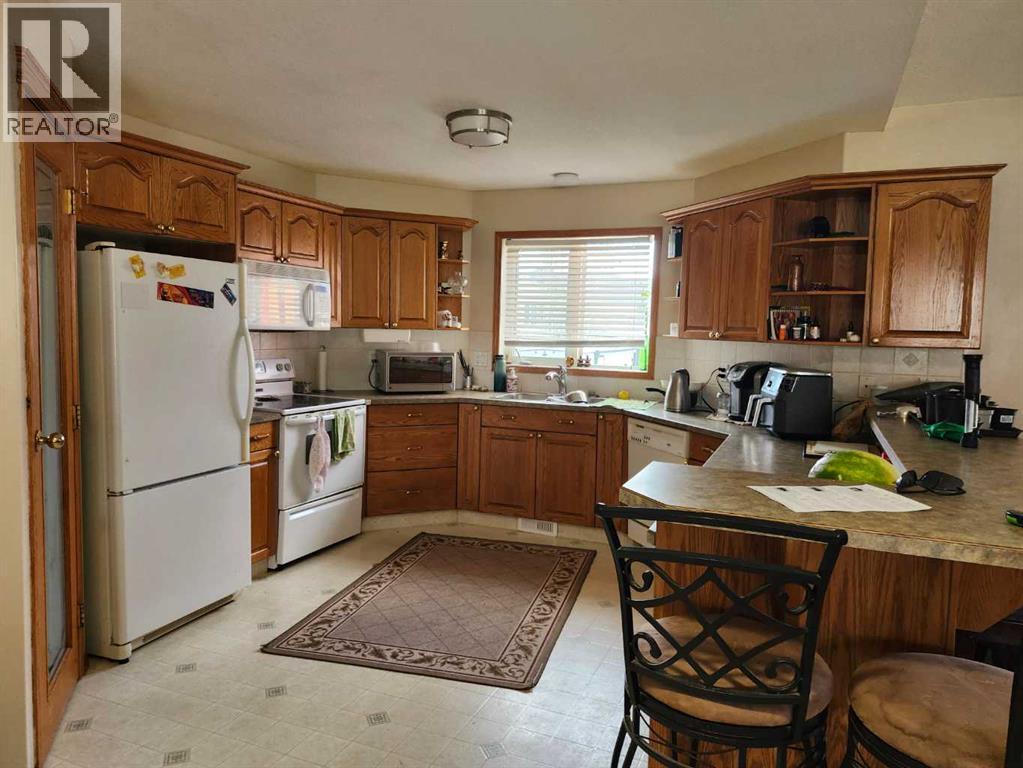 242 Mcnab Close Property Photo 8