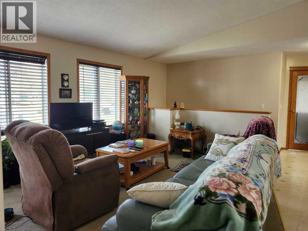 242 Mcnab Close Property Photo 12
