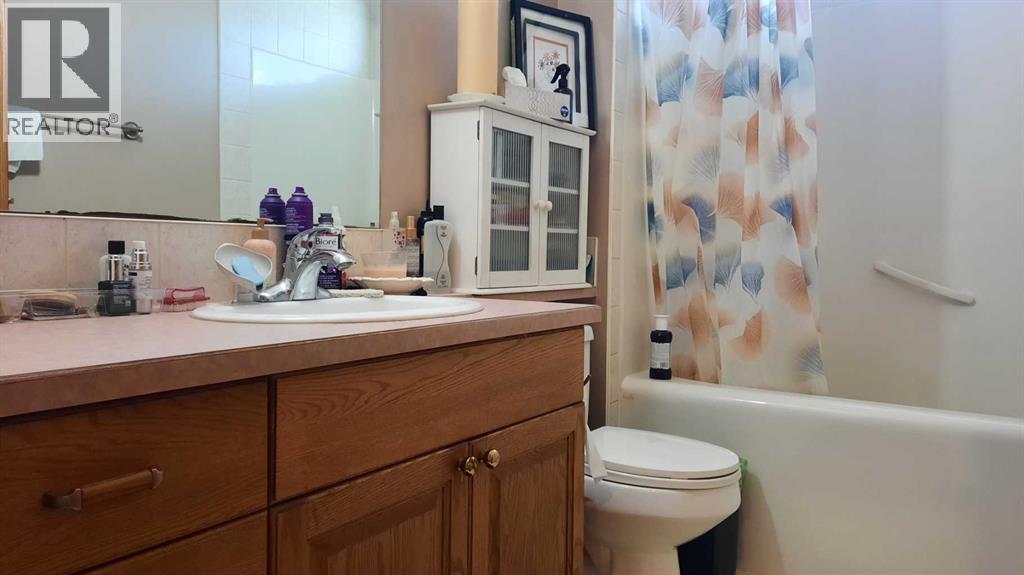 242 Mcnab Close Property Photo 14