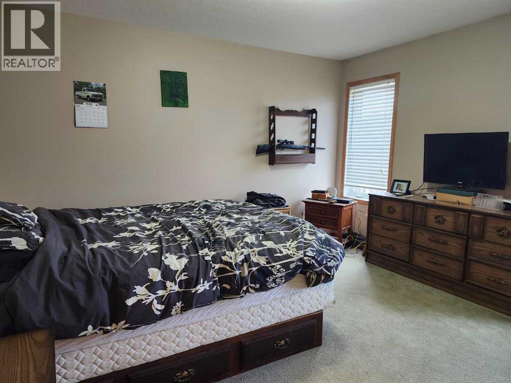 242 Mcnab Close Property Photo 15