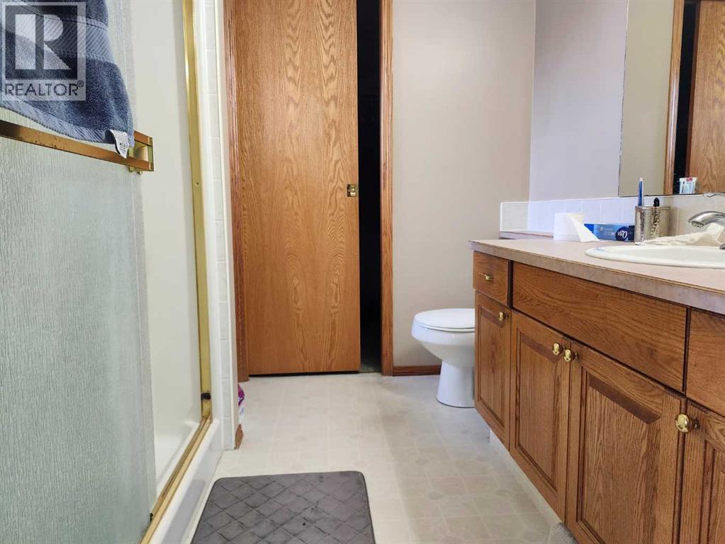 242 Mcnab Close Property Photo 17