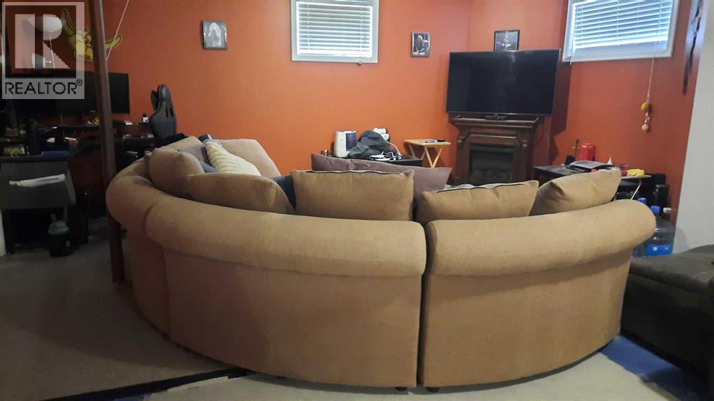242 Mcnab Close Property Photo 21