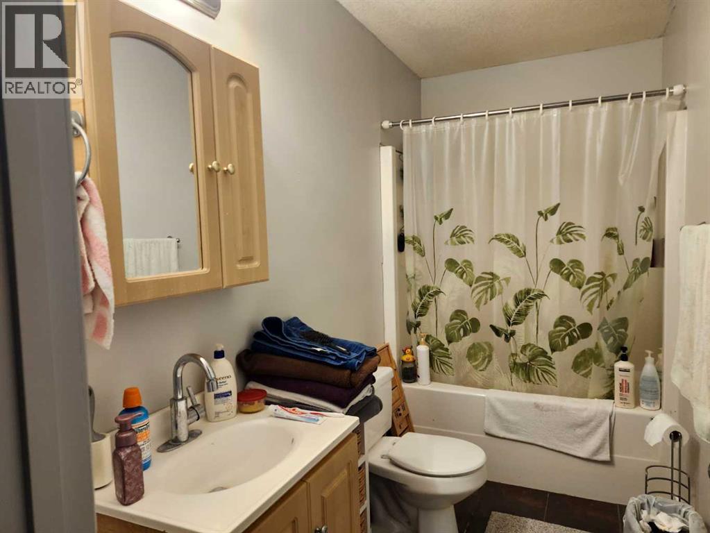 242 Mcnab Close Property Photo 24