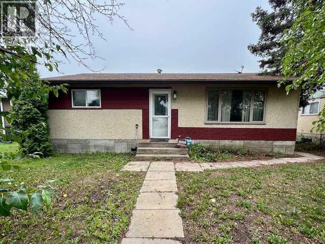 5205 50 Avenue Property Photo 1