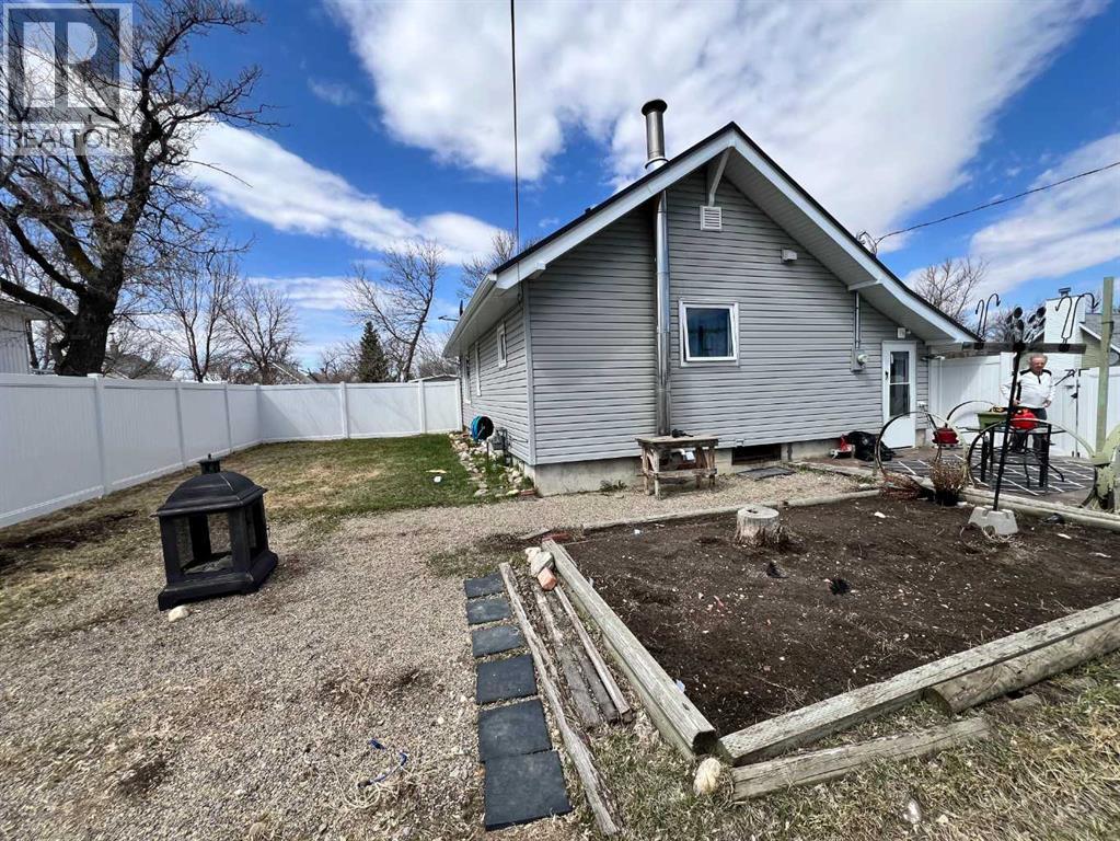 132 8 Avenue Property Photo 13