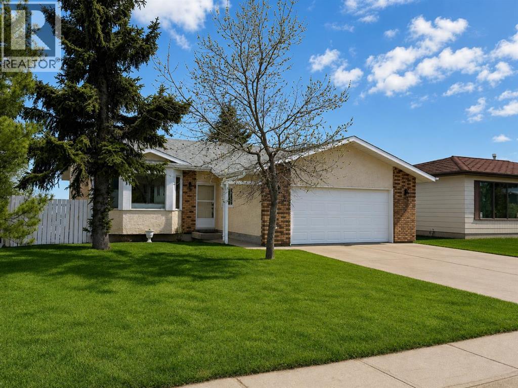 13 Assiniboine Drive Property Photo 1