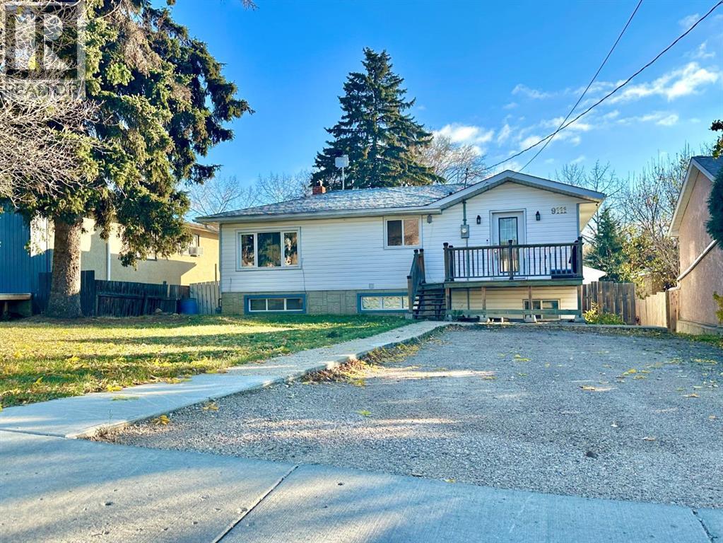 9111 100 St Property Photo 2