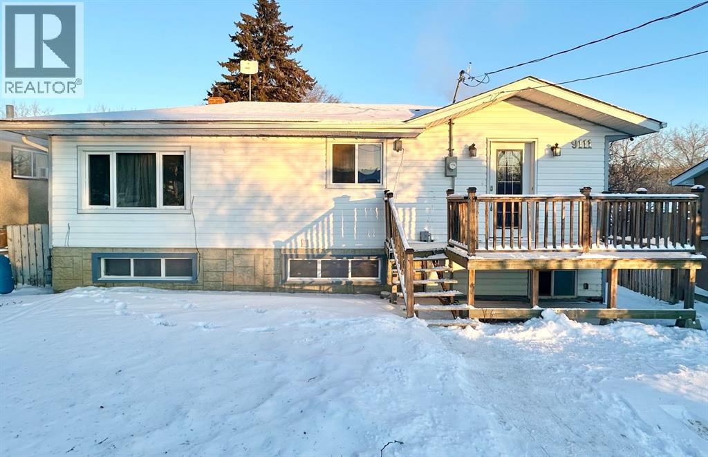 9111 100 St Property Photo 3
