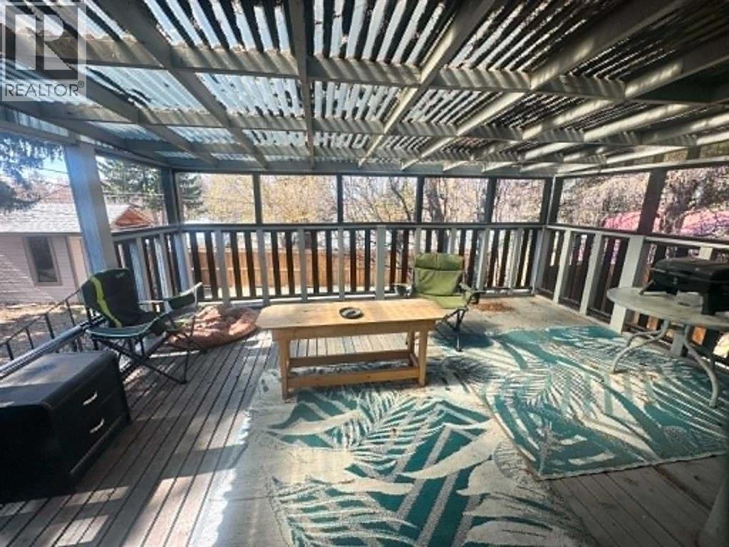 4410 43 Street Property Photo 16