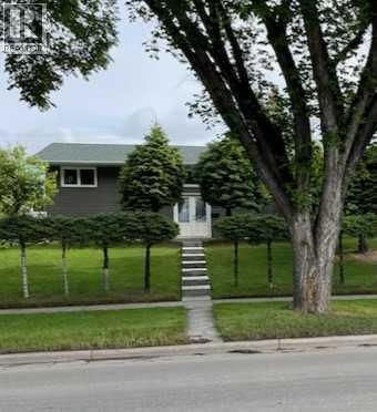 4928 40 Avenue Nw Photo de la propriété 1