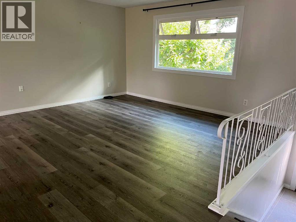 4928 40 Avenue Nw Property Photo 11