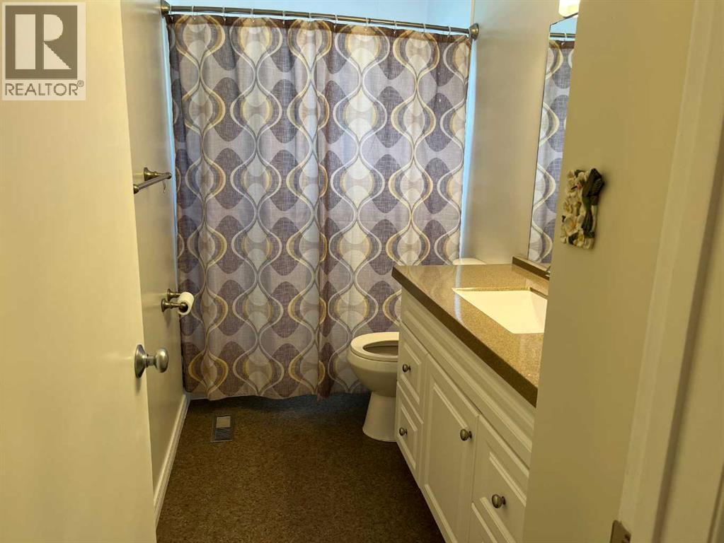 4928 40 Avenue Nw Property Photo 16