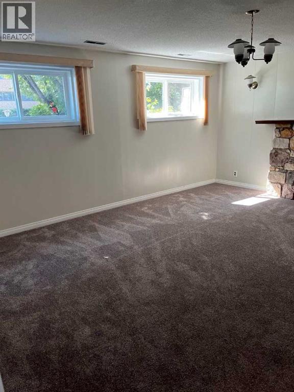 4928 40 Avenue Nw Property Photo 20