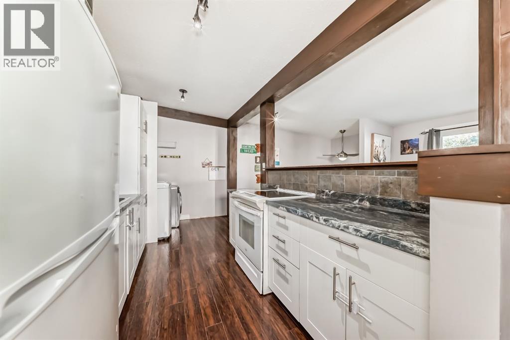 724d Raynard Crescent Se Property Photo 6