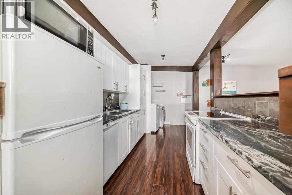 724d Raynard Crescent Se Property Photo 7