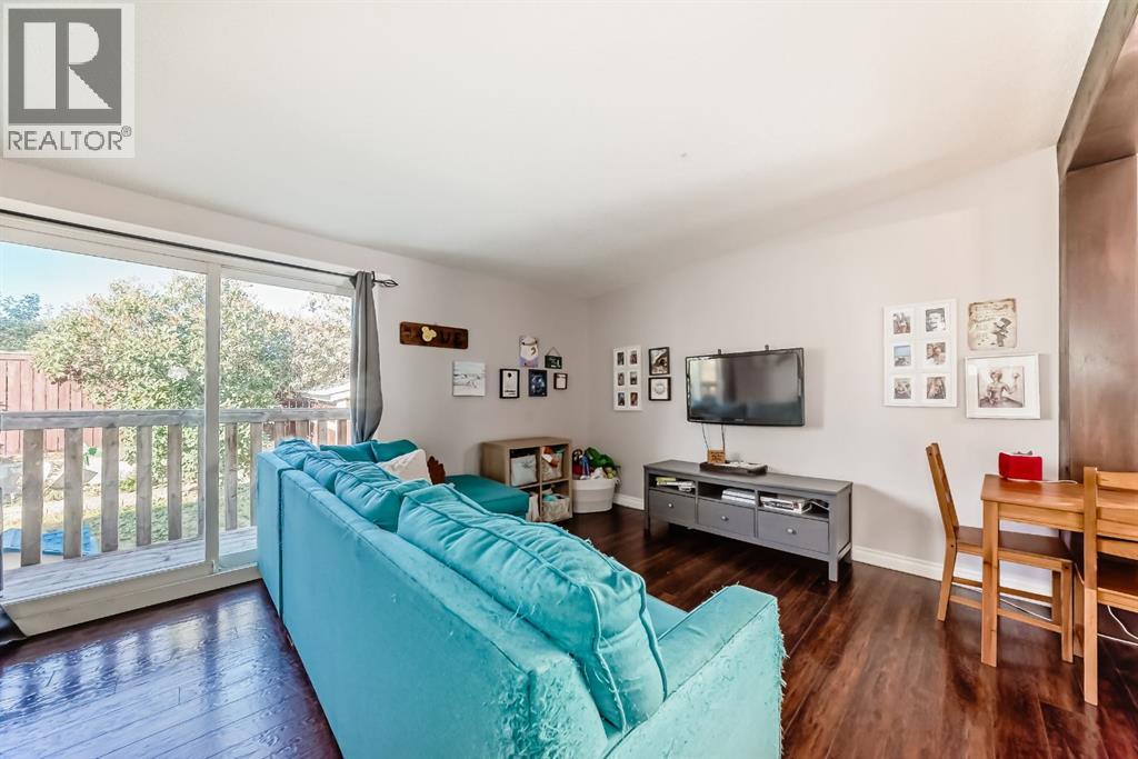 724d Raynard Crescent Se Property Photo 11