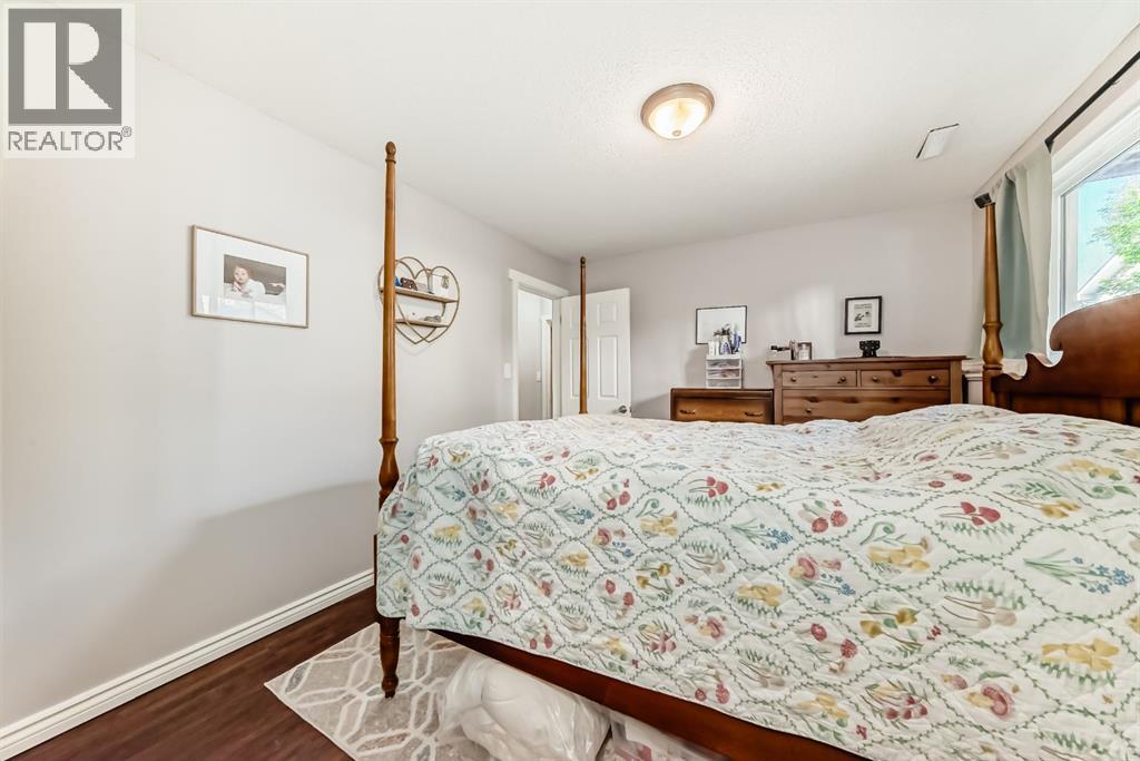 724d Raynard Crescent Se Property Photo 19