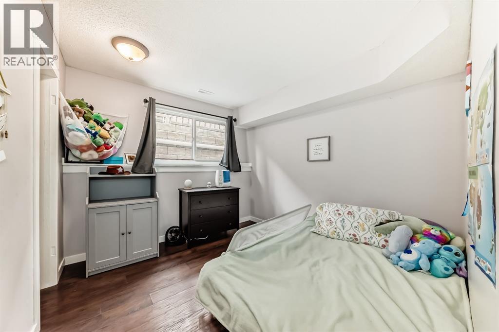 724d Raynard Crescent Se Property Photo 20