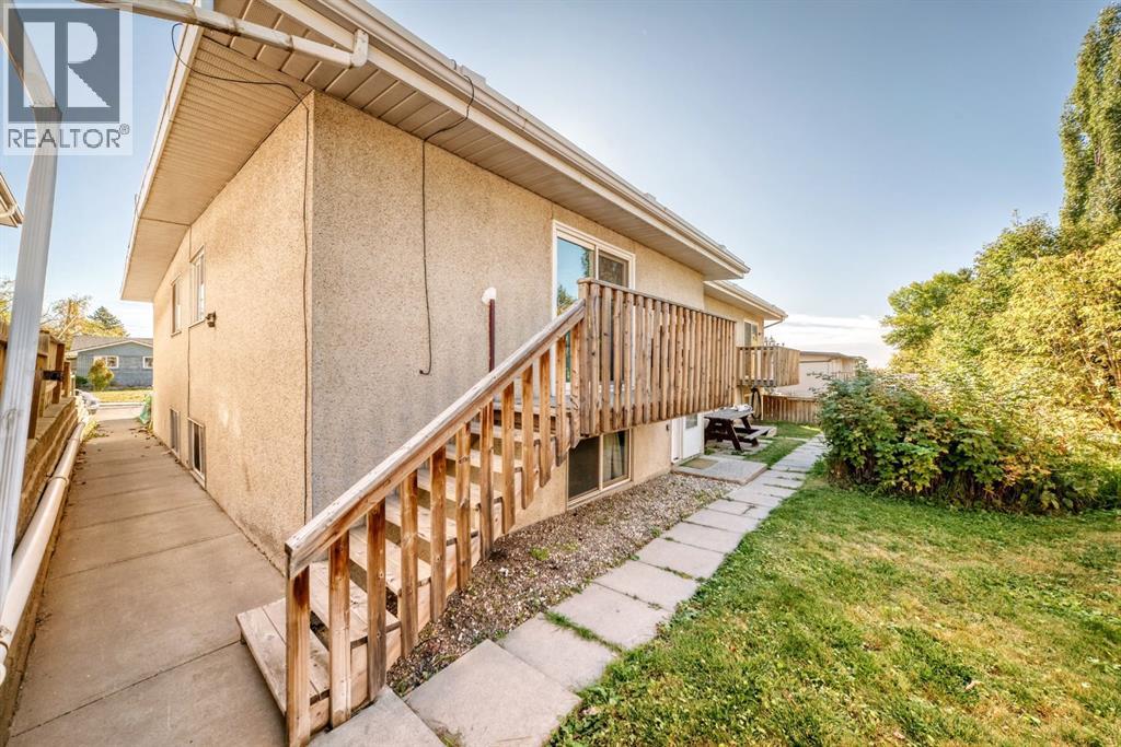 724d Raynard Crescent Se Property Photo 30