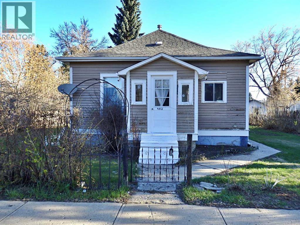 4812 51 Avenue Property Photo 1