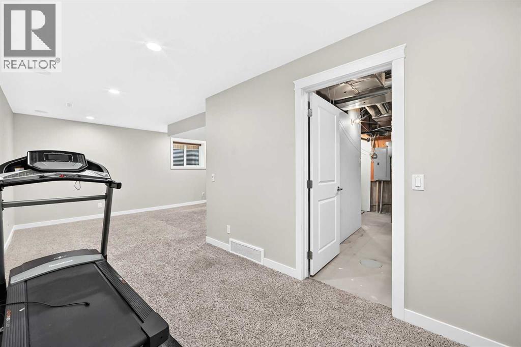 309 15 Avenue Northeast Property Photo 28