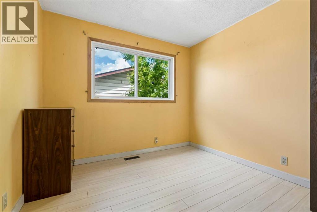 189 Whitaker Close Ne Property Photo 11