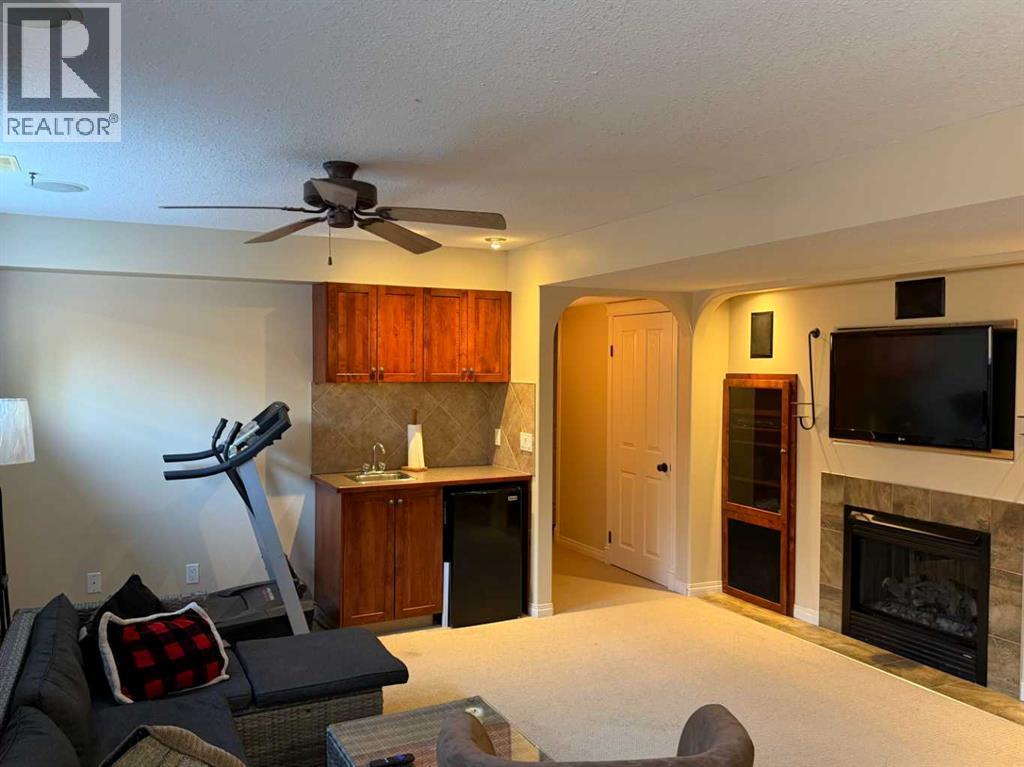 100 Wade Close Property Photo 32