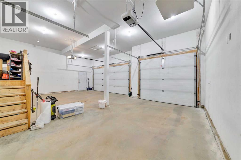 2010 56 Avenue Property Photo 14