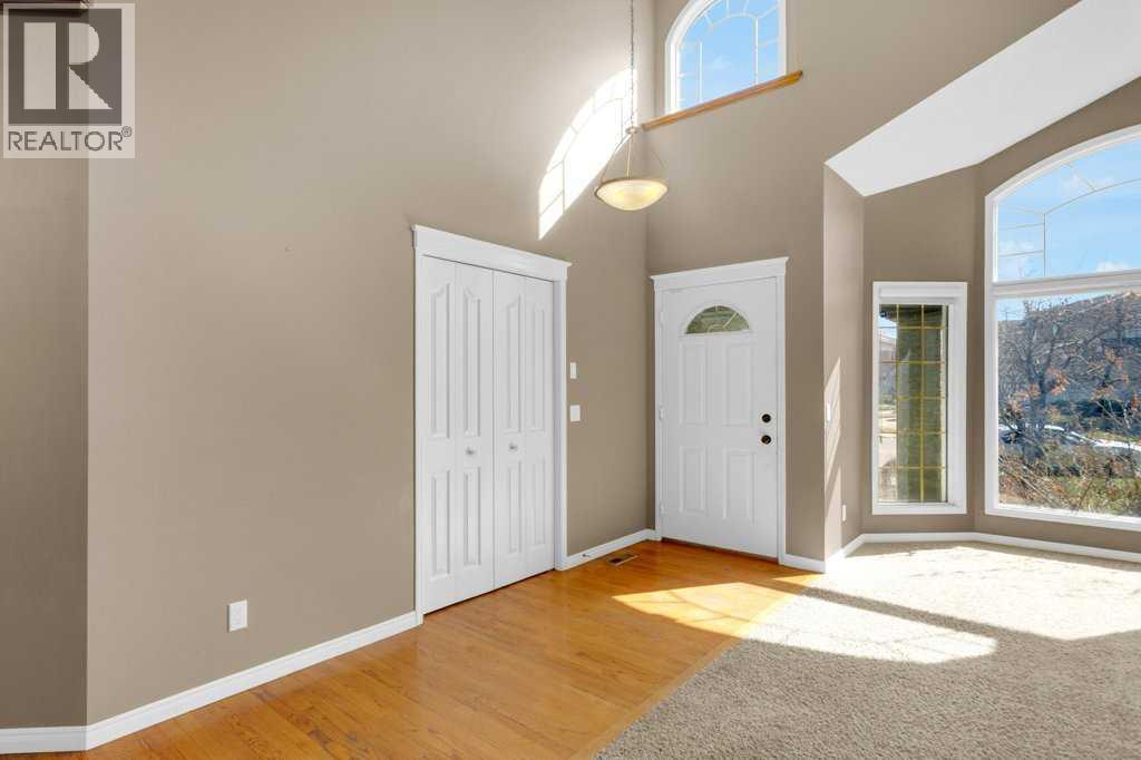 63 Mt Assiniboine Circle Se Property Photo 3