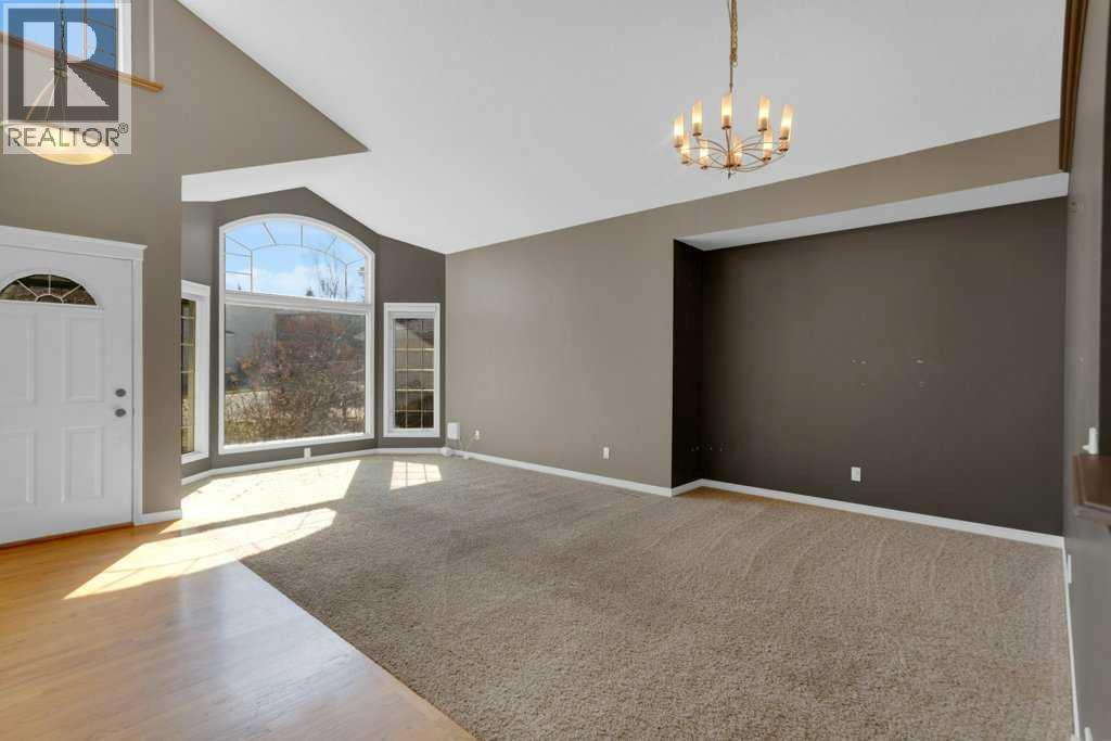 63 Mt Assiniboine Circle Se Property Photo 5