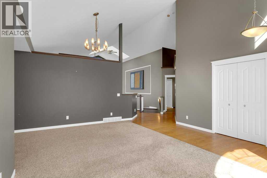 63 Mt Assiniboine Circle Se Property Photo 6