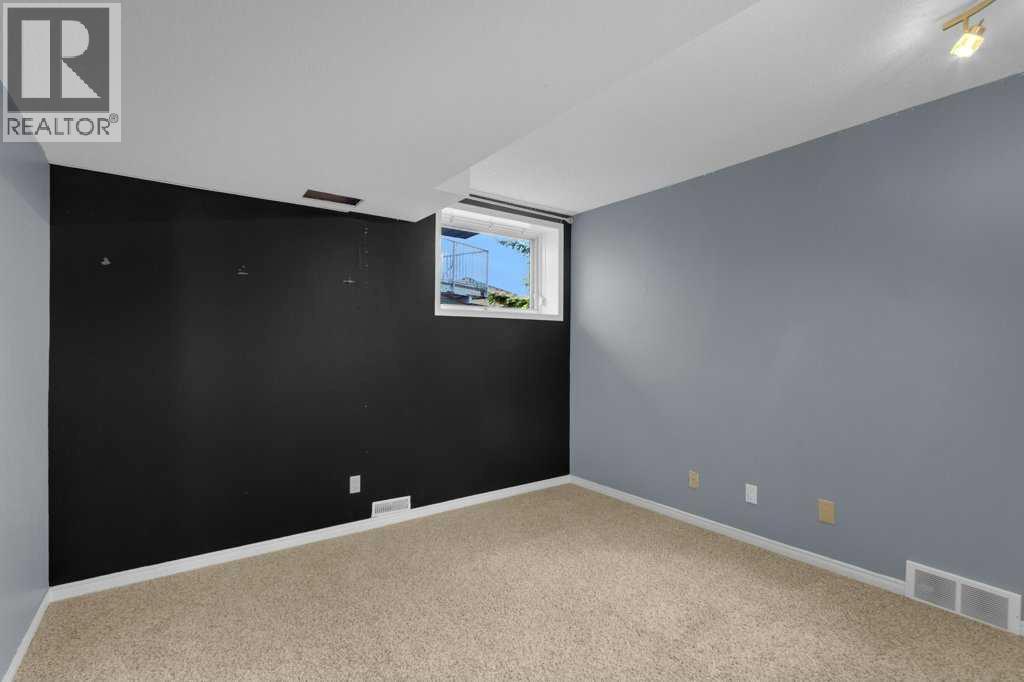 63 Mt Assiniboine Circle Se Property Photo 31
