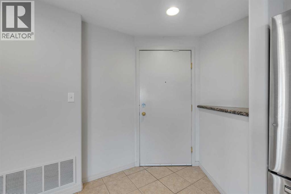 683 10 Street Southwest Property Photo 3