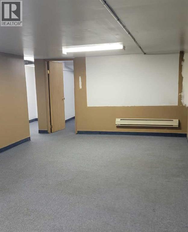 5004 51 Ave Property Photo 12