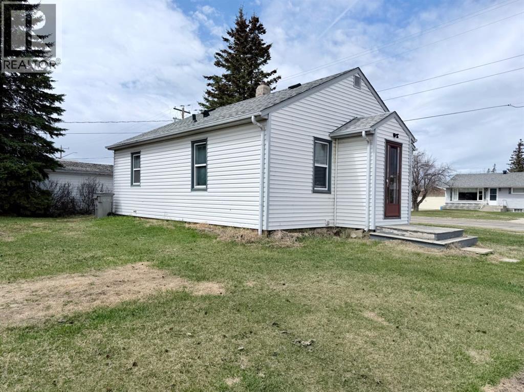 4903 53 Avenue Property Photo 1