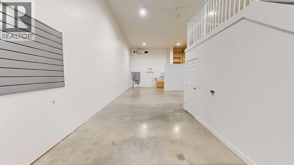 3954 30 Street North Property Photo 6