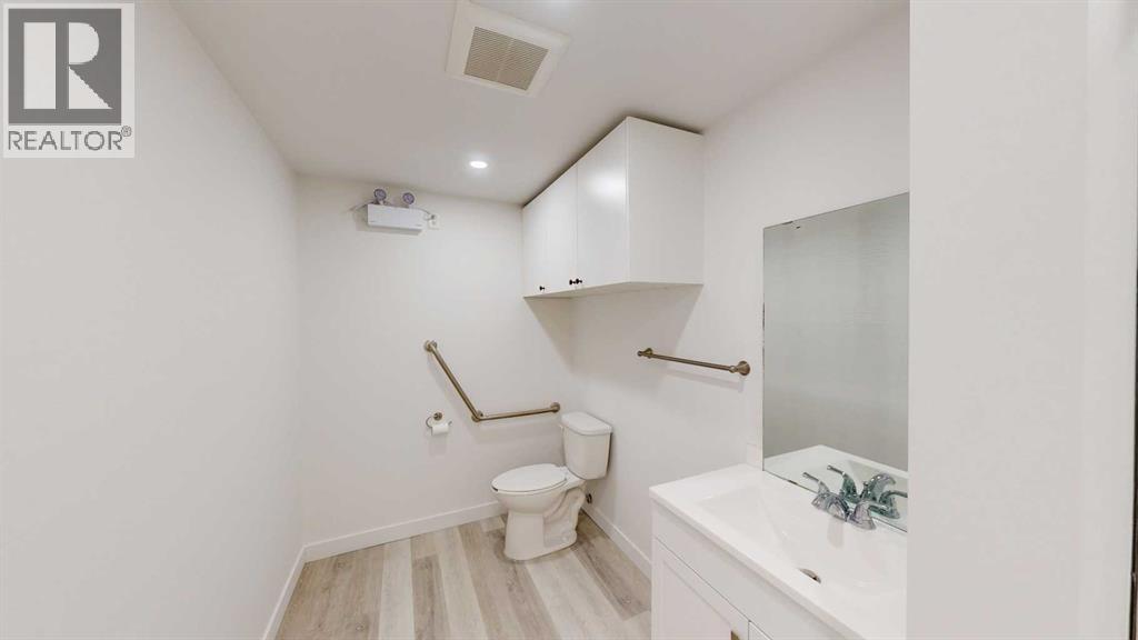3954 30 Street North Property Photo 14