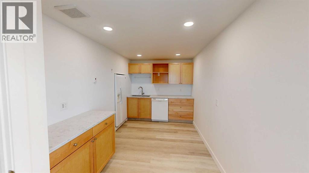 3954 30 Street North Property Photo 16