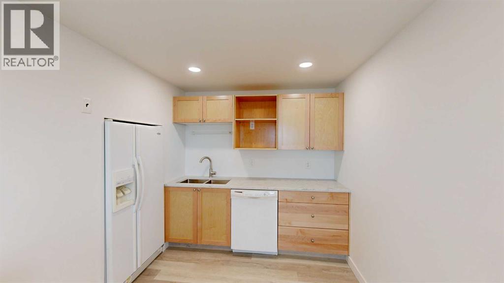 3954 30 Street North Property Photo 17