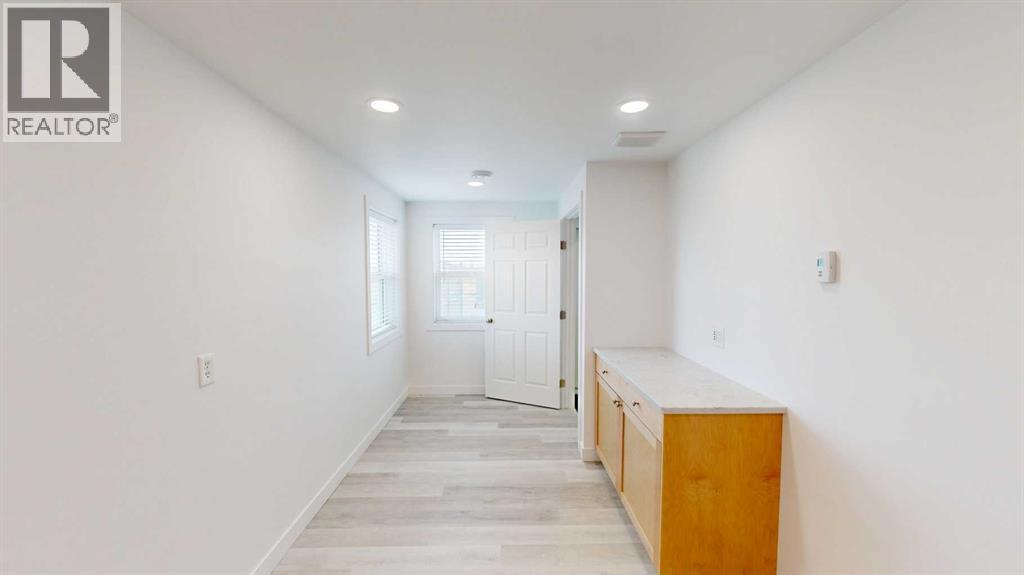 3954 30 Street North Property Photo 18