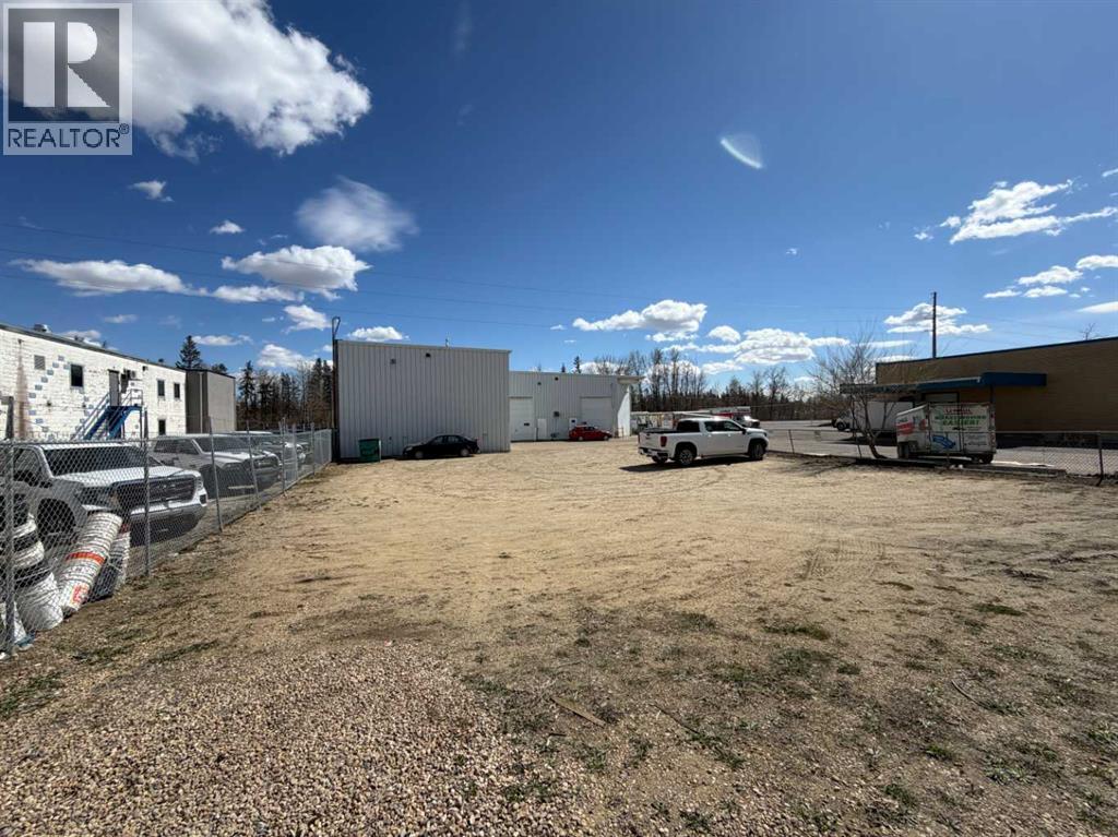 4768 Riverside Drive Property Photo 16