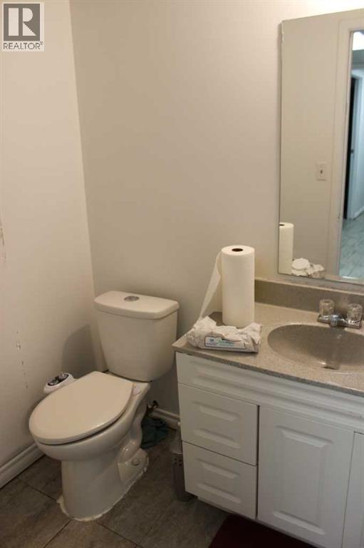 143078 15 Avenue W Property Photo 8