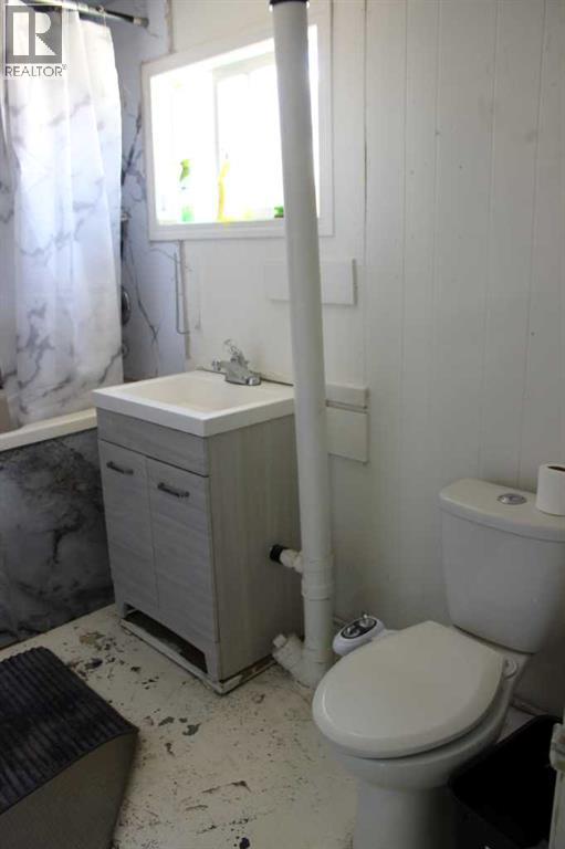143078 15 Avenue W Property Photo 11
