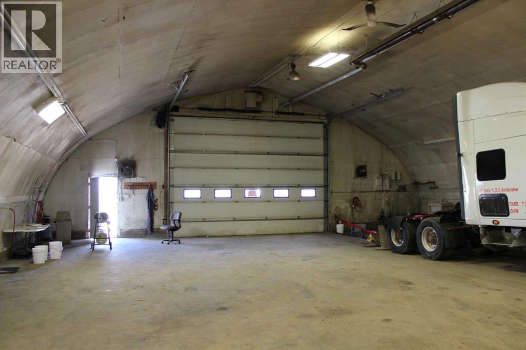 143078 15 Avenue W Property Photo 13