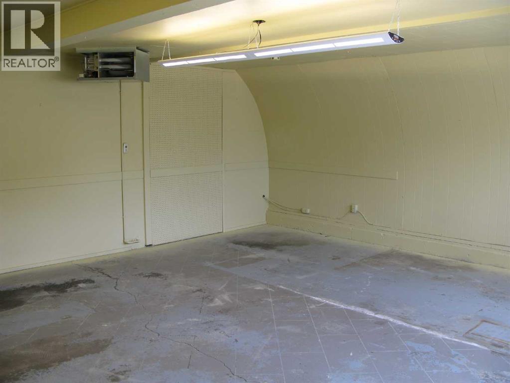 143078 15 Avenue W Property Photo 24