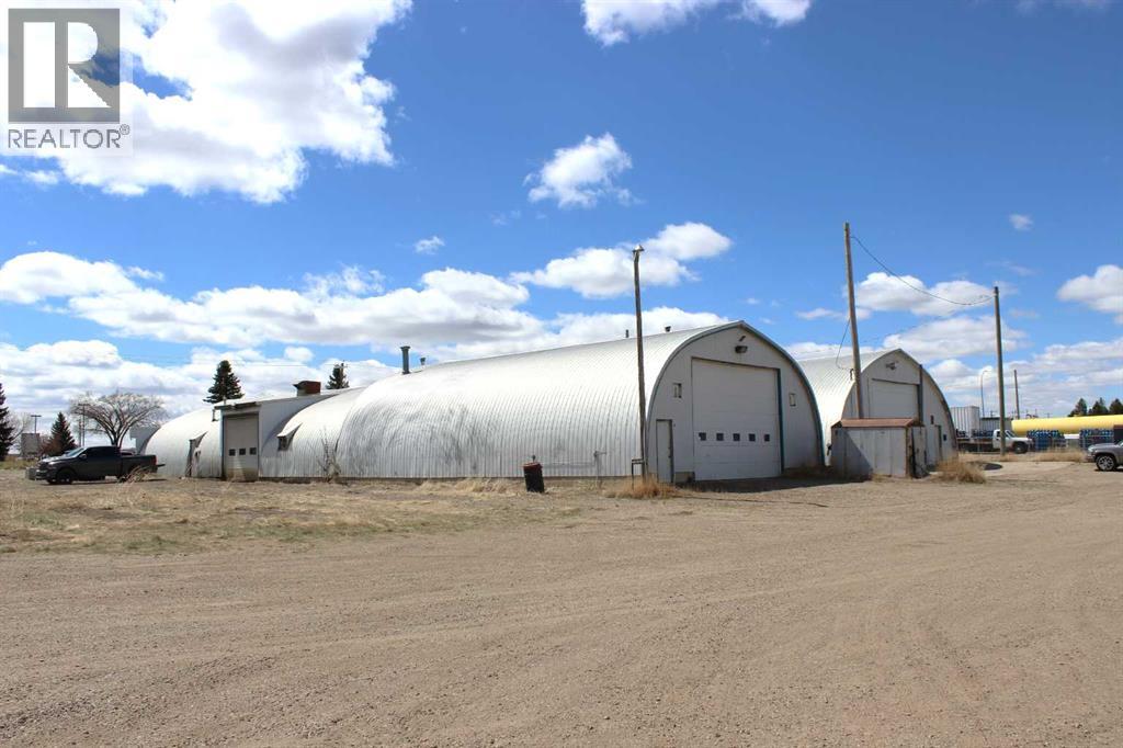 143078 15 Avenue W Property Photo 32