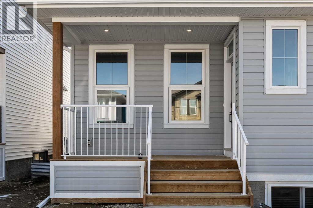 1133 Chinook Gate Bay Sw Property Photo 2