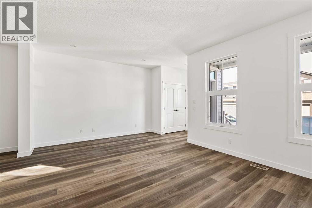 1133 Chinook Gate Bay Sw Property Photo 9